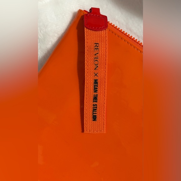 Orange and red REVLON x MEGAN THREE STALLION COLAB Cosmetic bag with goodies - Picture 8 of 14